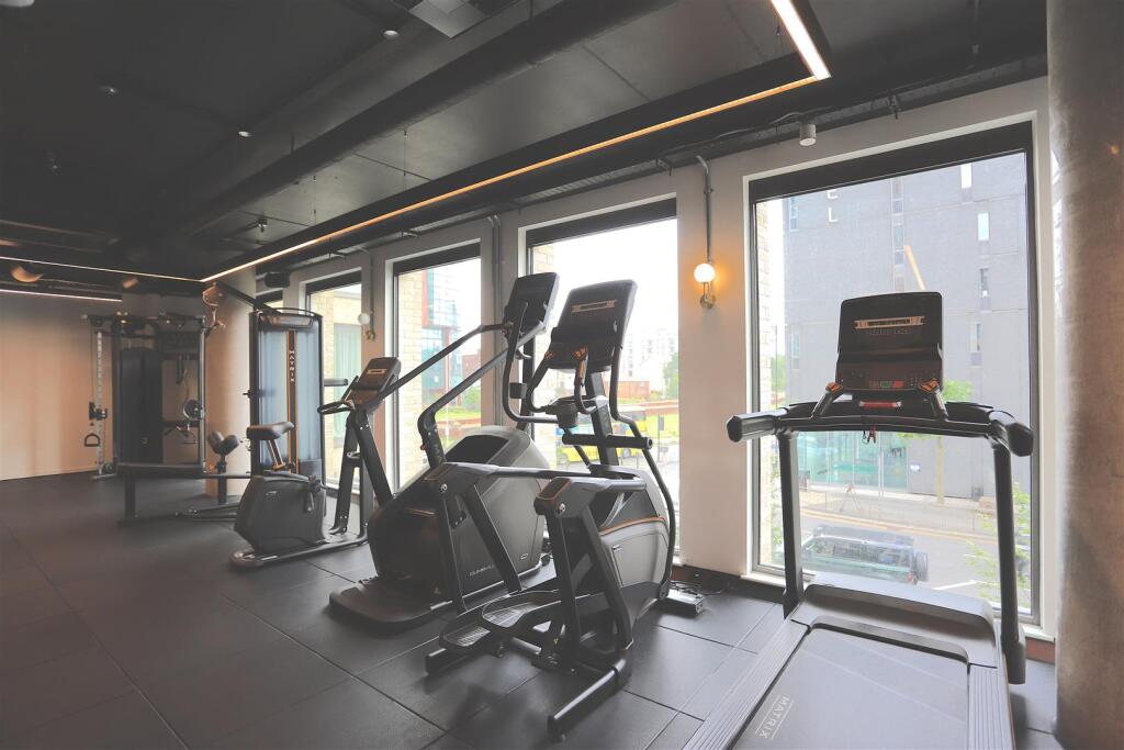 3 bedroom apartment for sale in Victoria House, East Piccadilly, M4